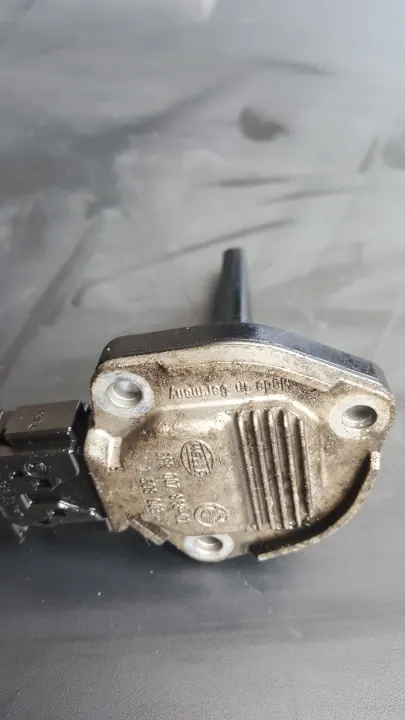 BMW X3 E83 2.0D Oljenivåsensor OEM 7508003 image 2