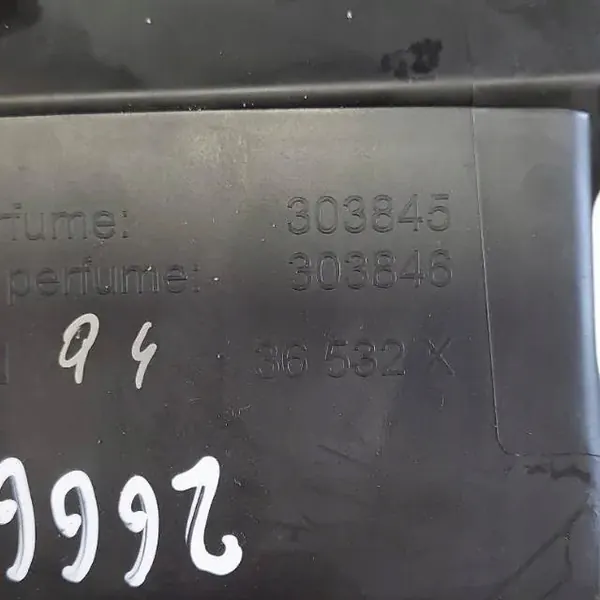 Prise d'air console OEM 9683265580 pour Citroën C4 image 5