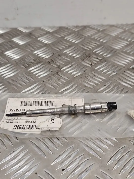 Audi OE Glühkerze OEM 03L905061K - Gebraucht image 2