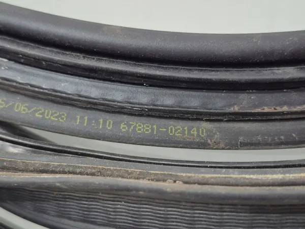Junta de portón OEM 67881-02140 para Toyota Corolla image 3