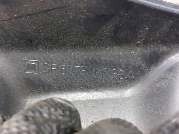 Cache moteur supérieur OEM 7M5Q-6N041-BA pour Ford image 4