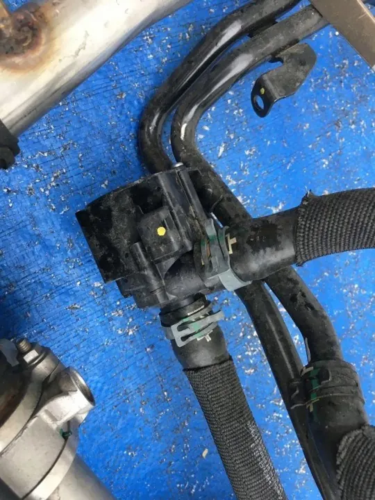 Refroidisseur EGR Audi Q7 4M OEM 06H121601P Occasion image 6