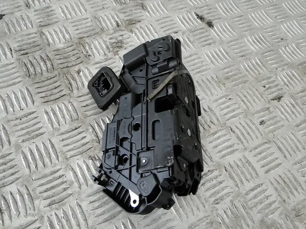 SKODA SUPERB III 15- Bakre Höger Dörrlås 8 Pin 5TA839016H image 3