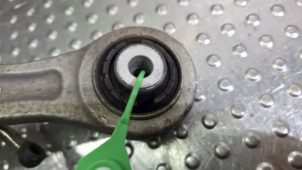 Braccio di controllo anteriore sinistro Audi A4 A5 A6 A7 Q5 OE image 9