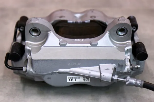 BMW i4 G26 Bremsensatz vorne OEM 7915313 image 10
