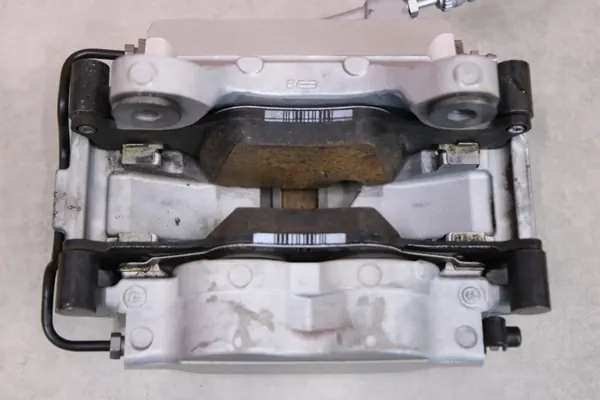 BMW i4 G26 Bremsensatz vorne OEM 7915313 image 7