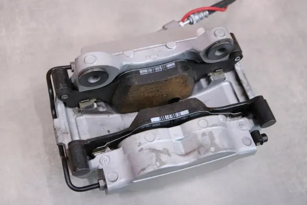 BMW i4 G26 Bremsensatz vorne OEM 7915313 image 8