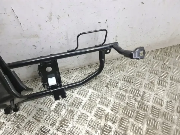 Suporte de bateria Hyundai OEM - Peça original usada image 8