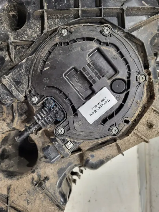 CAPOT DE RÉSERVOIR ADBLUE MERCEDES A0993400000 image 2