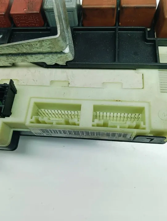 Zekeringmodule Renault CLIO II - Gebruikt OE-Onderdeel image 3