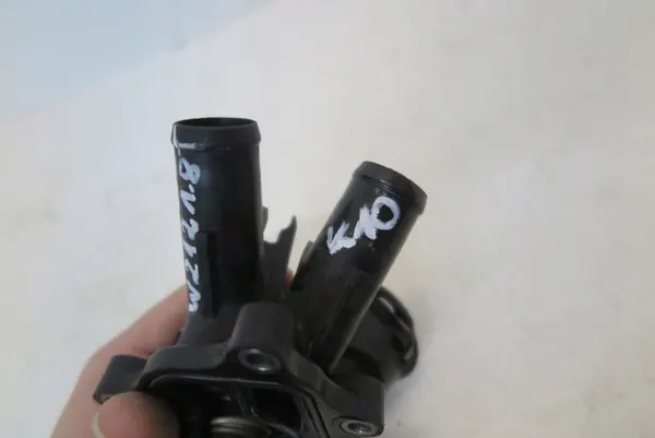 Carcasa de termostato Mercedes Benz W204 W212 1.8CGI A2712000215 image 3