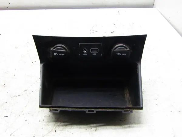 Painel AUX/USB Hyundai Tucson III OEM 84630-D79104X image 2