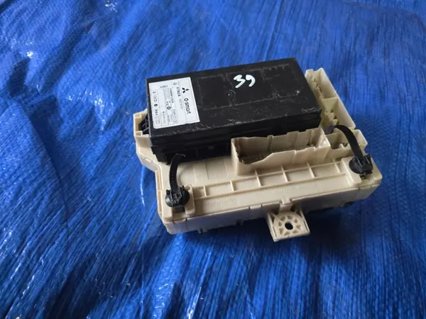 Module BSI Mitsubishi 8637A151 pour Colt image 3
