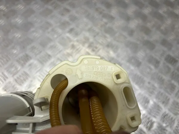 Bomba de Combustível AUDI A8 D3 4E0919087G image 2