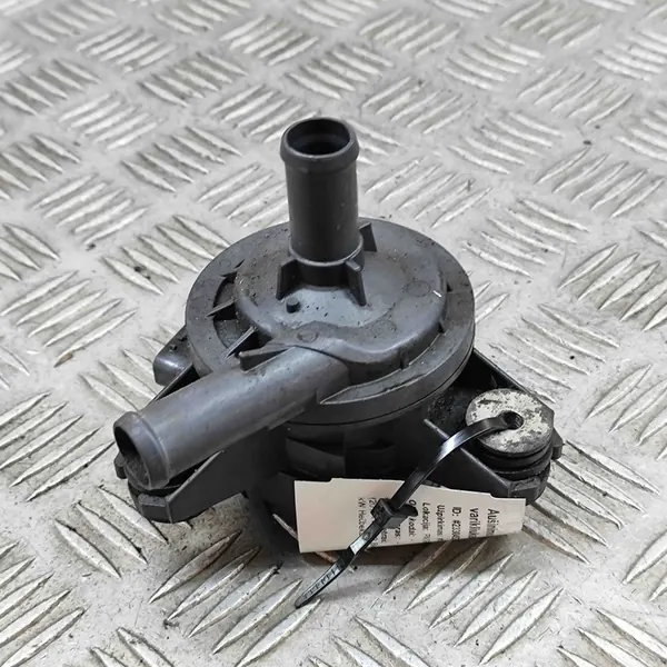 TOYOTA AURIS II 1.8 HYBRID WATER PUMP G9040-52010 image 3