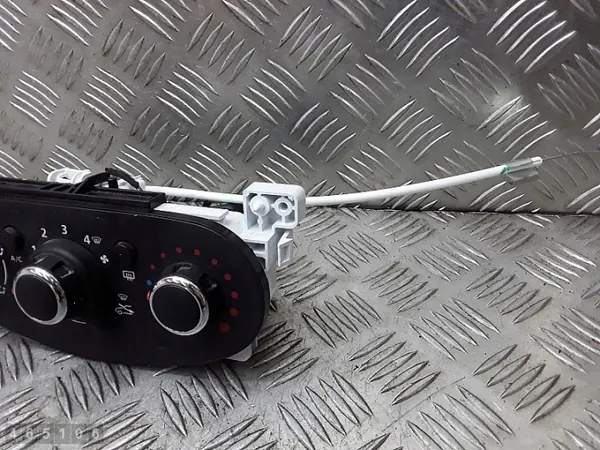 Módulo controle ar condicionado Dacia OEM a42303400 - Usado image 3