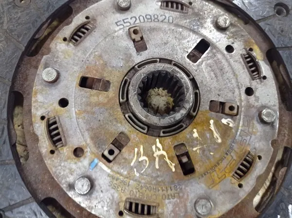 Disque d'embrayage Fiat Bravo - Brava 55209820 image 3