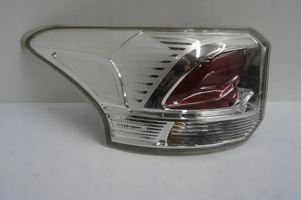 Lámpara trasera izquierda Outlander III image 2