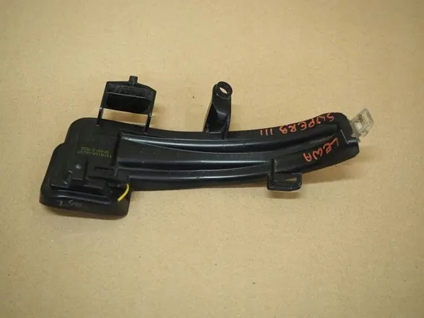 Vasen LED Peilimerkki Skoda Superb III image 2