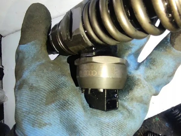 Bomba lavaparabrisas OEM 038130073AN para VW Golf IV image 3
