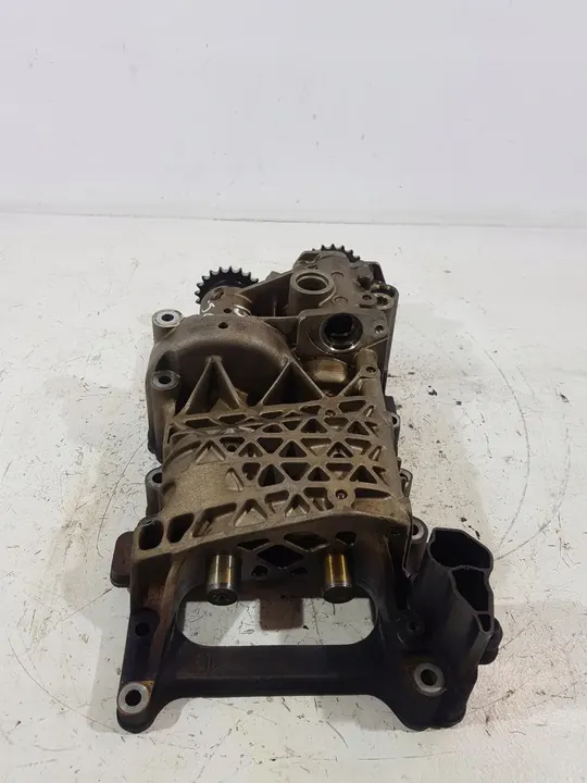 Bomba de aceite Audi 2.0 FSI 06B103535B image 4