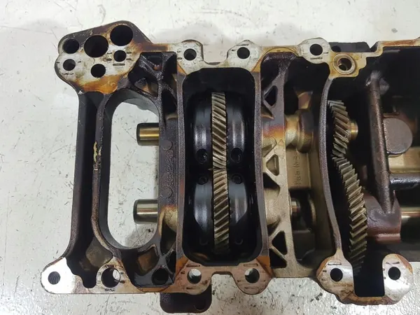 Bomba de aceite Audi 2.0 FSI 06B103535B image 8