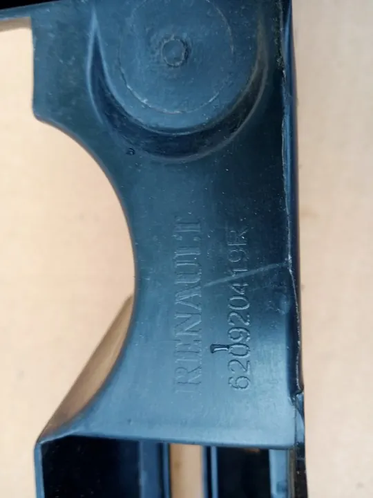 Etumma Oikea Puskuriabsorberi Renault Captur image 3