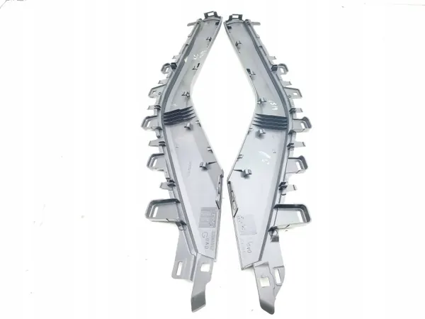Renault Megane E-Tech 2024 Tunnelin Sivupeite OEM E8399258 image 4