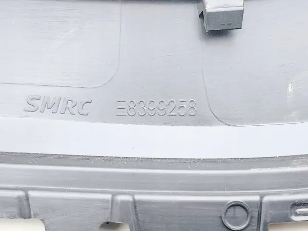 Renault Megane E-Tech 2024 Tunnelin Sivupeite OEM E8399258 image 6