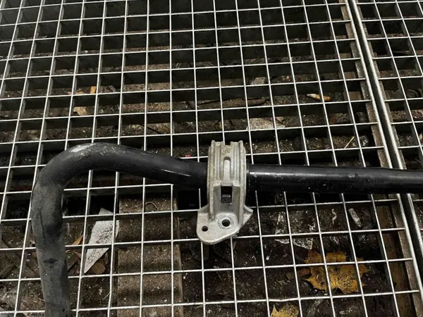 BMW M2 F87 Etustabilisaattori OEM 228476201 image 3