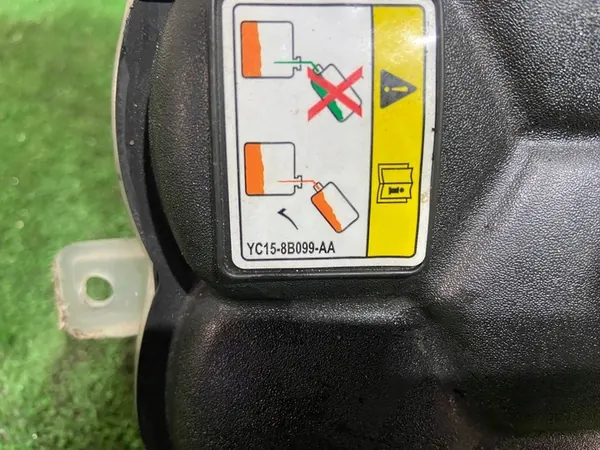 Depósito de expansión Jaguar X761 HX73-8A080-AA image 7