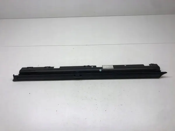 Rodillo de maletero Audi A8 D3 usado OEM 4E0861333 image 2