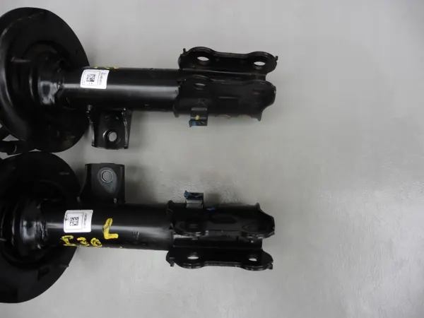OEM T14F19B2461 Vorderer Rechter Stoßdämpfer Hyundai i30 II image 3