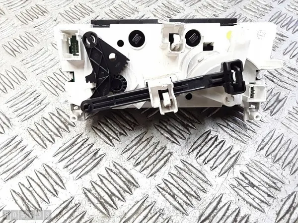 Peugeot 308 ilmastointimoduuli OEM t1000220k image 3