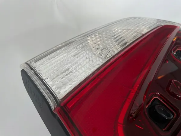 SUBARU FORESTER V Lámpara Trasera Derecha 84251SJ000 image 5