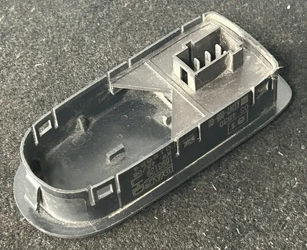 Interrupteur de fenêtre gauche DAF XF 105 image 3