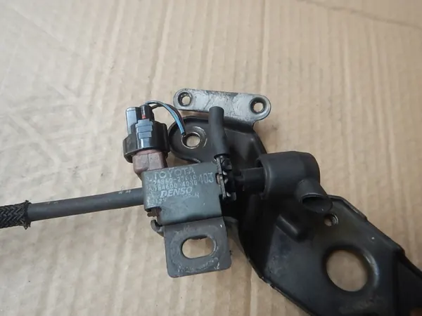 Válvula de vacío OEM 25860-27010 para Toyota RAV4 2.0 D4D image 2