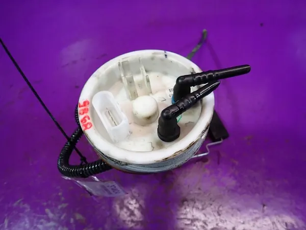 Audi A4 B6 00-05 Brandstofpomp 8E0919050D 4 pin image 4