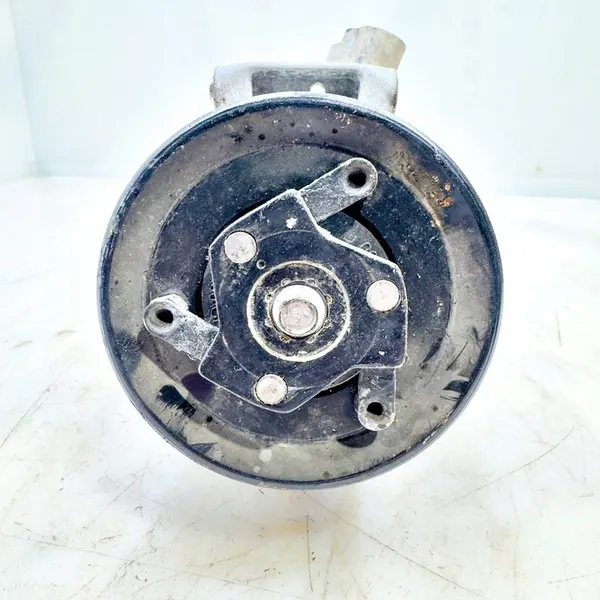 Ilmastointikompressori Audi VW Skoda 1K0820803A image 3