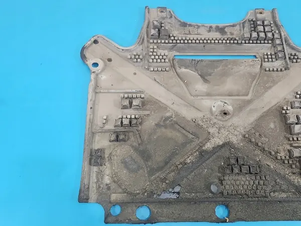 Nedre Motorhuv Audi A4 B8 2.0 TDI 8K1863822K 8K2863822K image 3