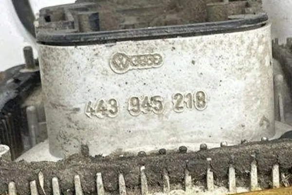 Lámpara trasera derecha AUDI 100 443945218 image 2