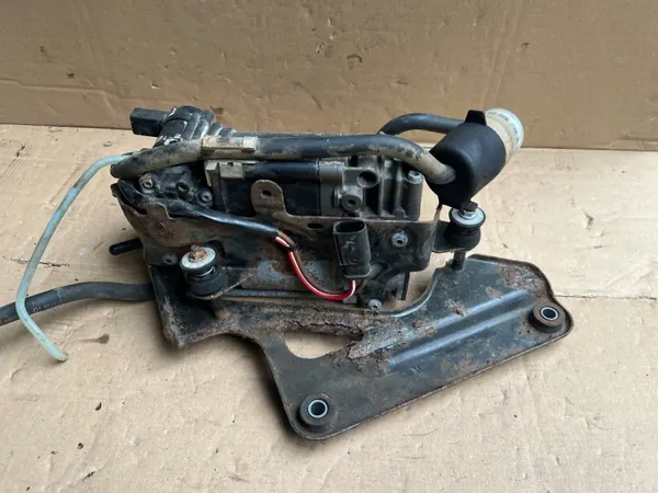 Mercedes E W212 Federungskompressor OEM A2123200404 image 4