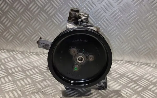 Bomba de direção assistida BMW E60 E61 E63 com polia OEM 6774698 image 2