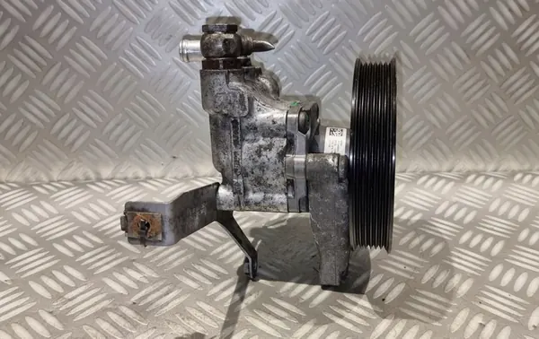 Bomba de direção assistida BMW E60 E61 E63 com polia OEM 6774698 image 3