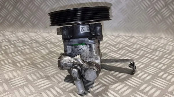 Bomba de direção assistida BMW E60 E61 E63 com polia OEM 6774698 image 6