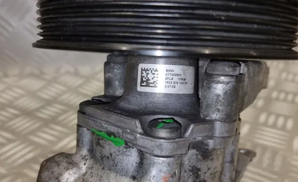 Bomba de direção assistida BMW E60 E61 E63 com polia OEM 6774698 image 8