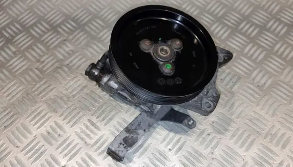 Bomba de direção assistida BMW E60 E61 E63 com polia OEM 6774698 image 9