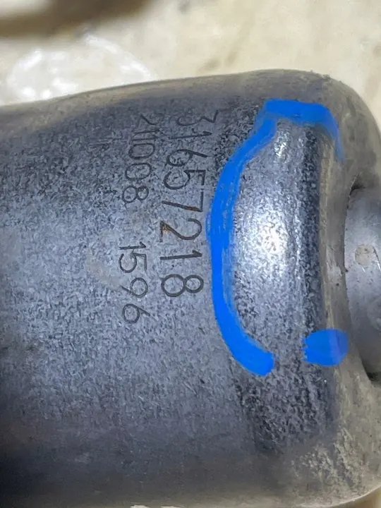 VOLVO 2.0 D Vattenpumpventil + Fäste image 5