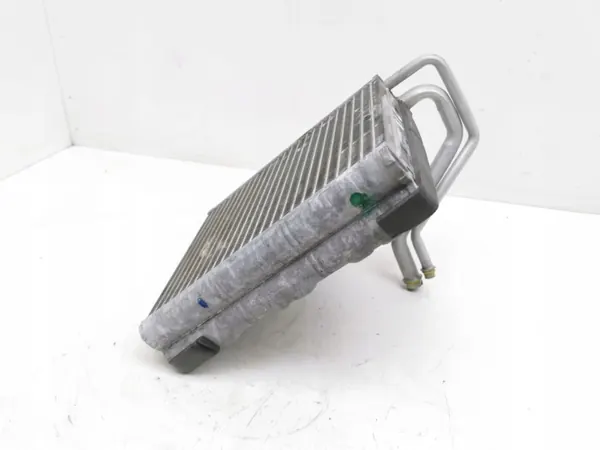 Volvo S80 2008 Lämmitys Ilmastointi Jäähdytin OEM L5174003 image 3