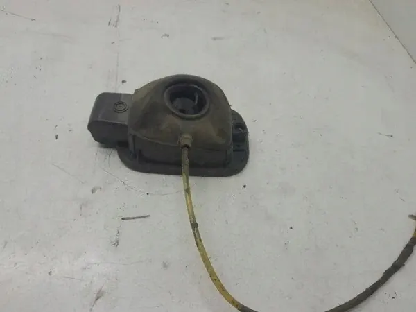 Trappe de réservoir VW OEM 1K5010440D pour Jetta City Sedan image 2